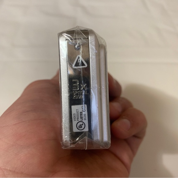 Sony Cyber-shot DSC-W50 6.0 MP Digital Camera - Silver - Picture 3 of 13